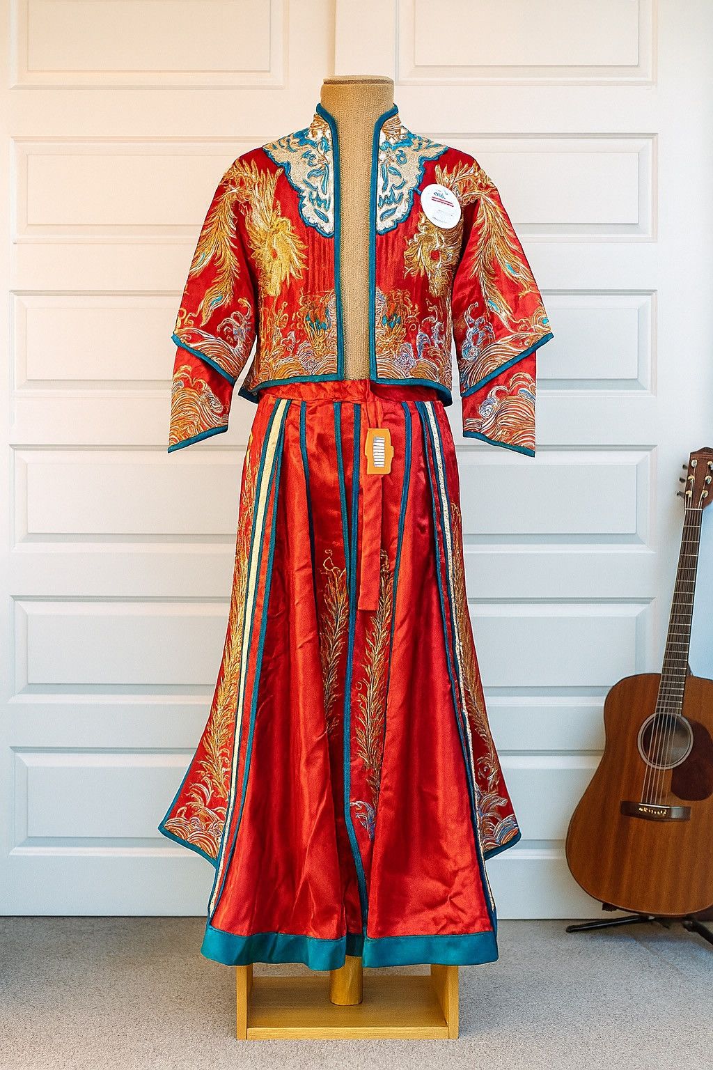 Other Chinese Traditional Embroidered Wedding Outfit – Size XXL Size XXL / US 16-18 / IT 52-54 - 1 Thumbnail