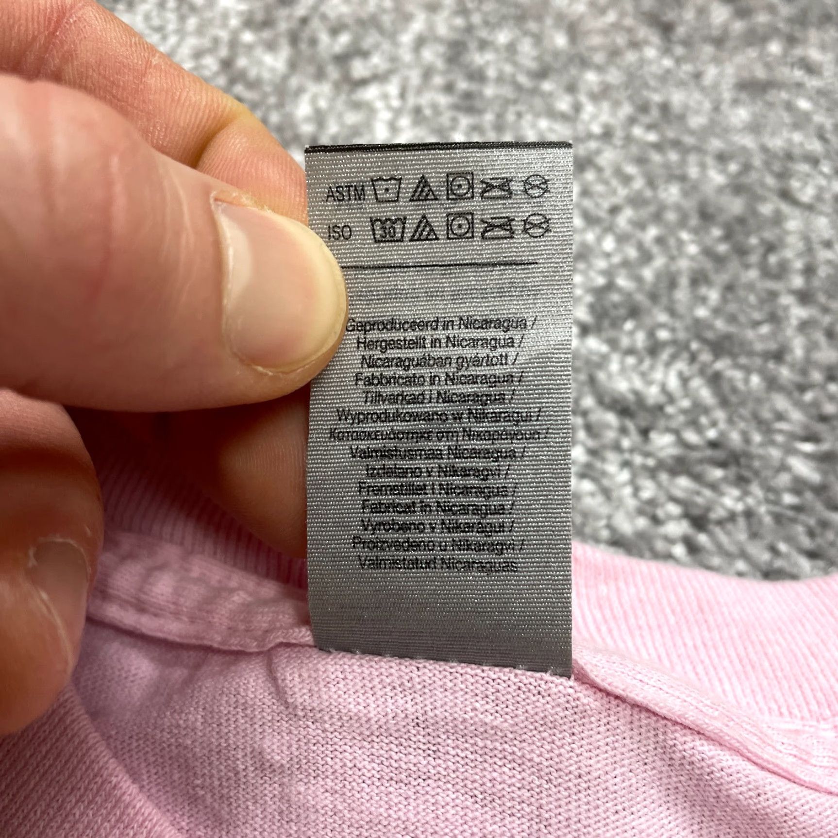 Gildan Gildan Ultra Cotton Shirt XL Pink Long Sleeve Crew Blu Booky Stay Wild Unisex Adults T-Shirt Vintage No Size US XL / EU 56 / 4 - 4 Thumbnail
