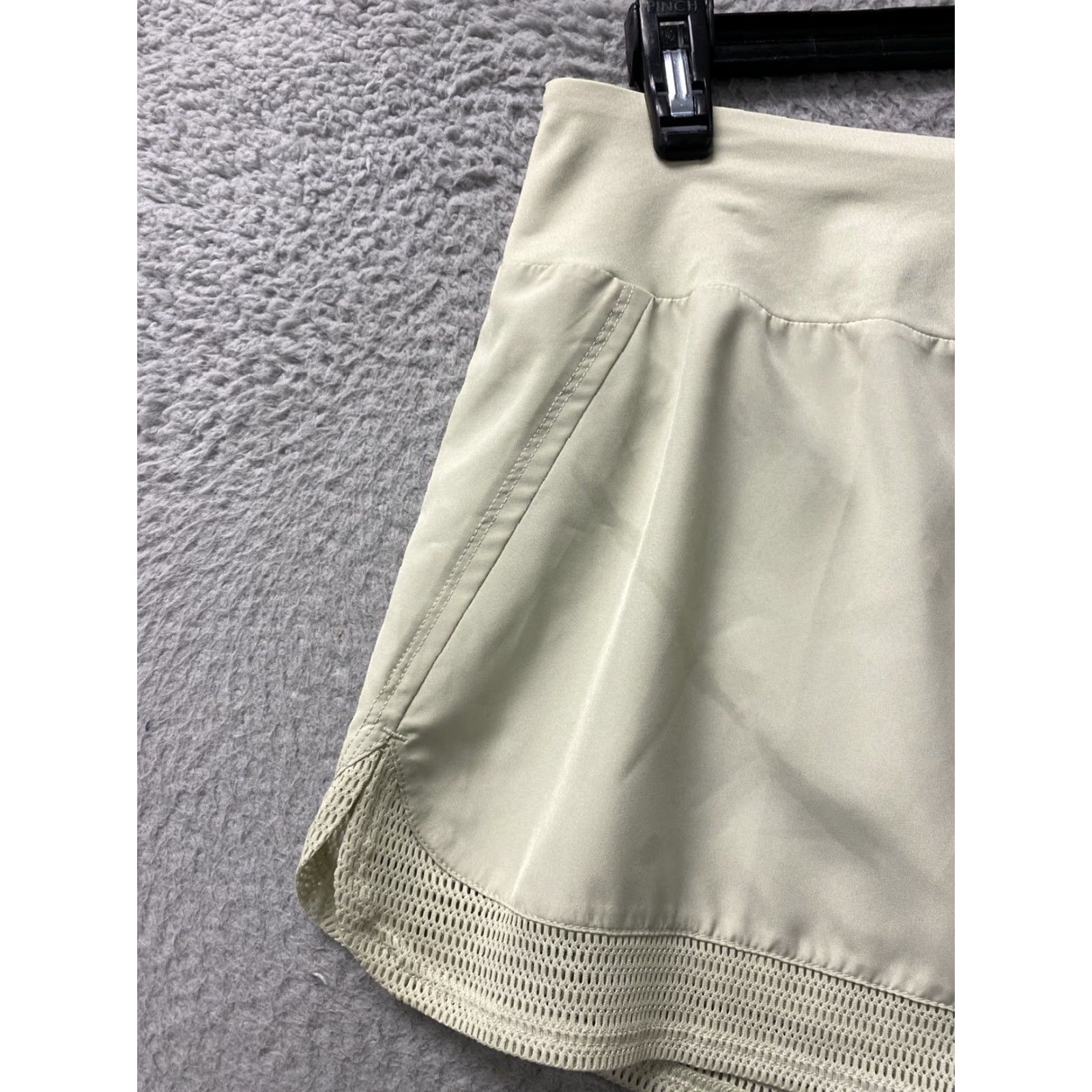 Nike Nike Dri-Fit Crew Running Shorts Lemon Green Womens Size Large /87-87 L Size 36" / US 14 / IT 50 - 3 Thumbnail