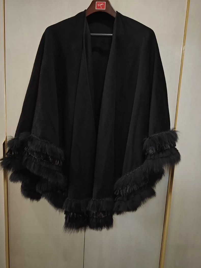 Loro Piana Loro Piana Mink Cashmere Long Shawl -dmc Size US M / EU 48-50 / 2 - 1 Thumbnail