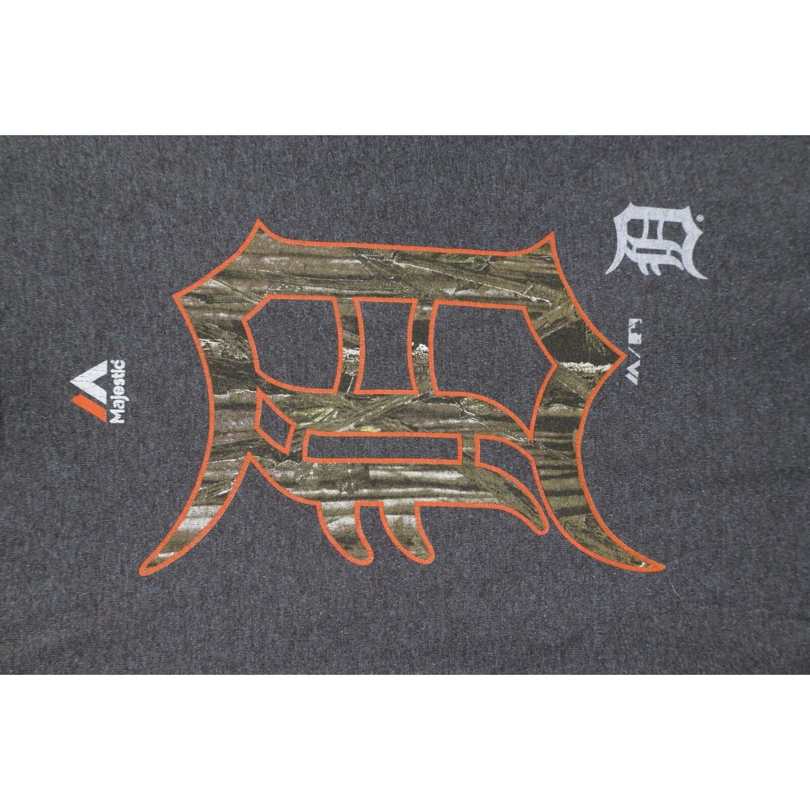 Majestic Majestic Camouflage Old English D Detroit Tigers T-Shirt Size US M / EU 48-50 / 2 - 4 Thumbnail