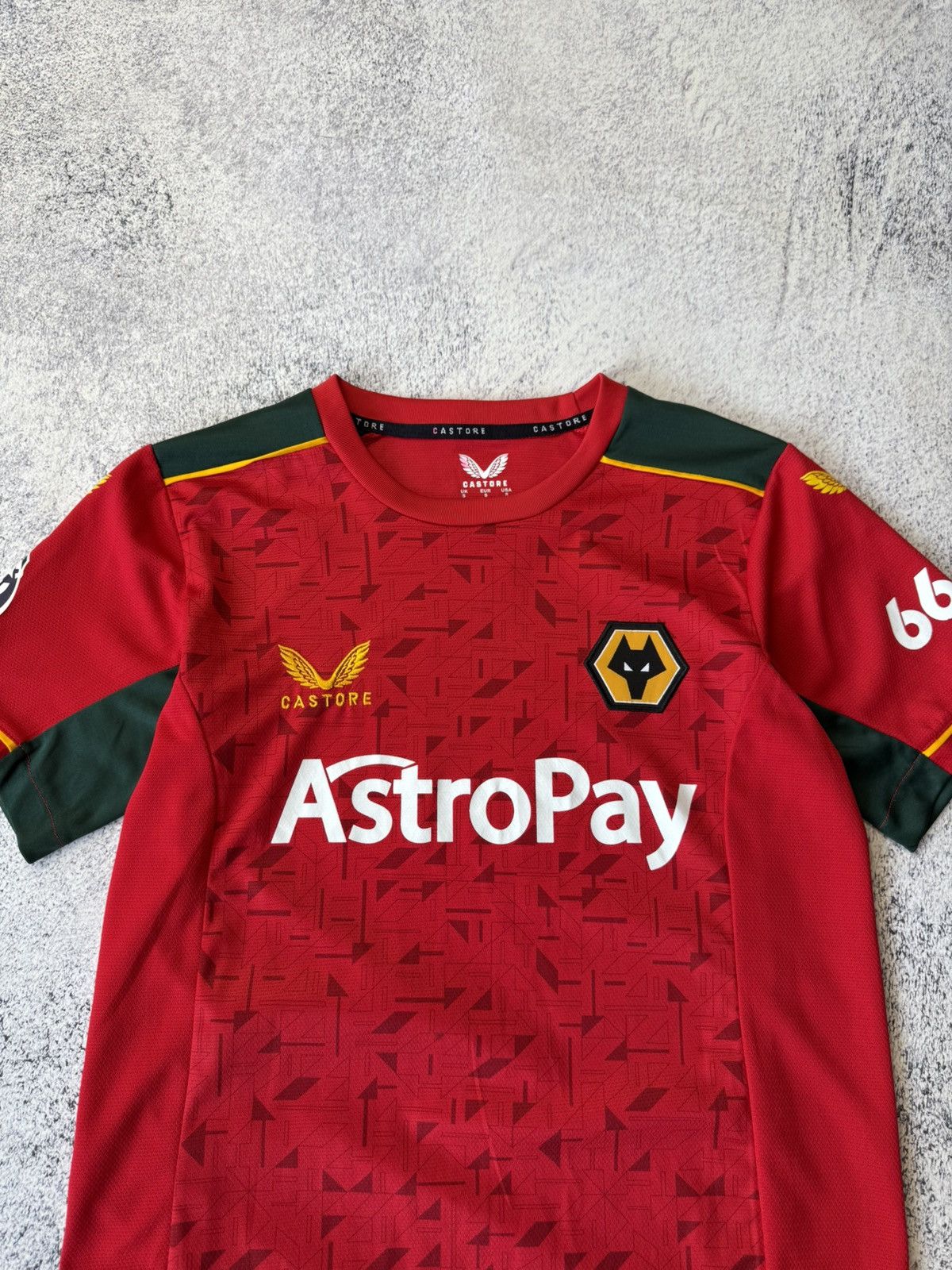 Castore Castore Wolverhampton Wanderers Football Shirt Size S Size US S / EU 44-46 / 1 - 2 Thumbnail