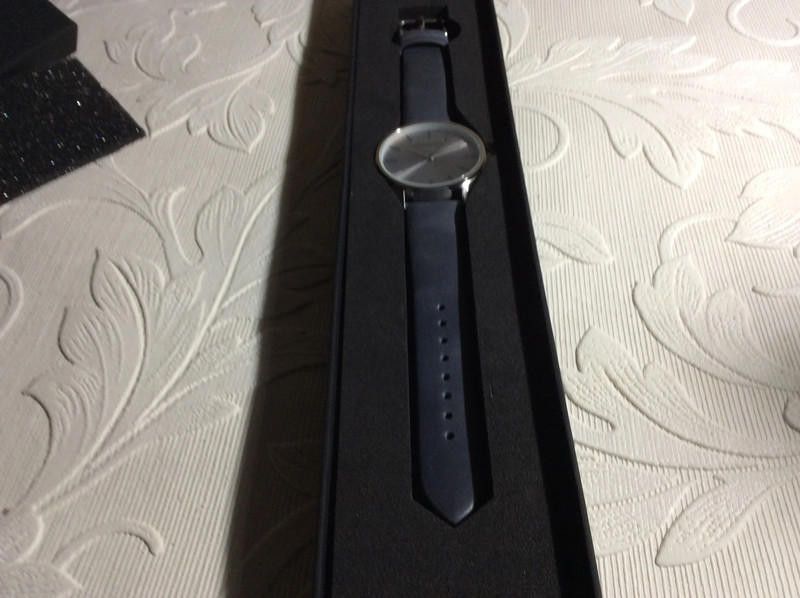 Designer Unknown silver dial leather strap watch Size ONE SIZE - 1 Thumbnail