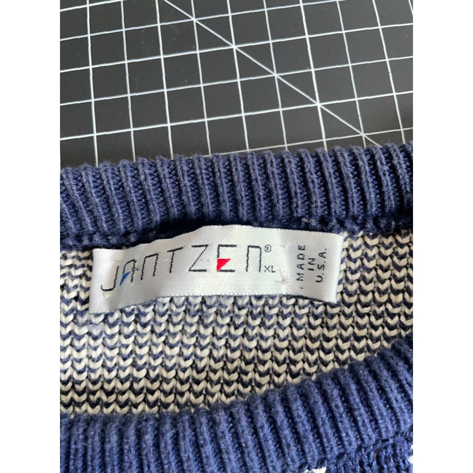 Jantzen VINTAGE Jantzen Geometric Chunky Knit Sweater Adult XL Ivory Dark Blue Cotton Mens Size US XL / EU 56 / 4 - 4 Thumbnail