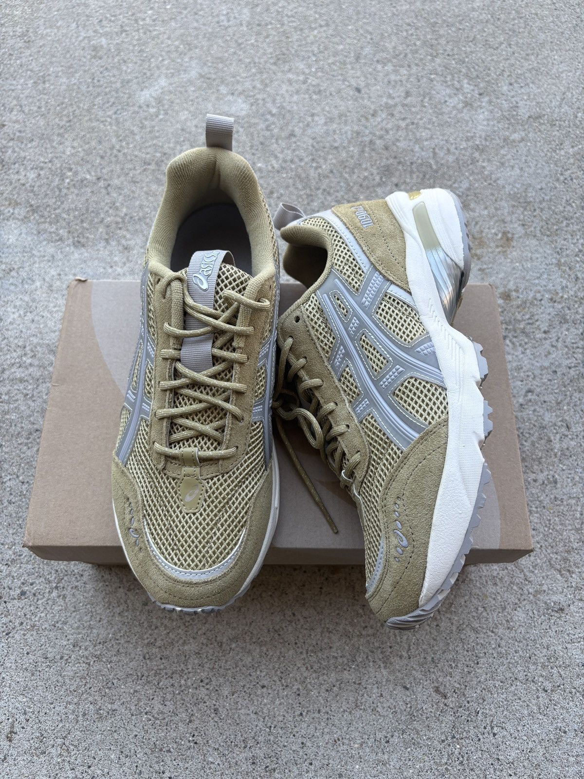 Asics DS ASICS Gel-1090v2 Khaki Biege Oyster Women’s Size 7M, 8.5W Size US 8.5 / IT 38.5 - 7 Thumbnail