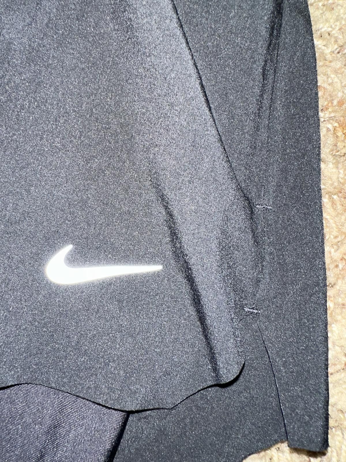 Nike Nike Dri-FIT Swift Women's Mid-Rise 8cm 2-in-1 Running Shorts with Pockets Size 26" / US 2 / IT 38 - 2 Thumbnail