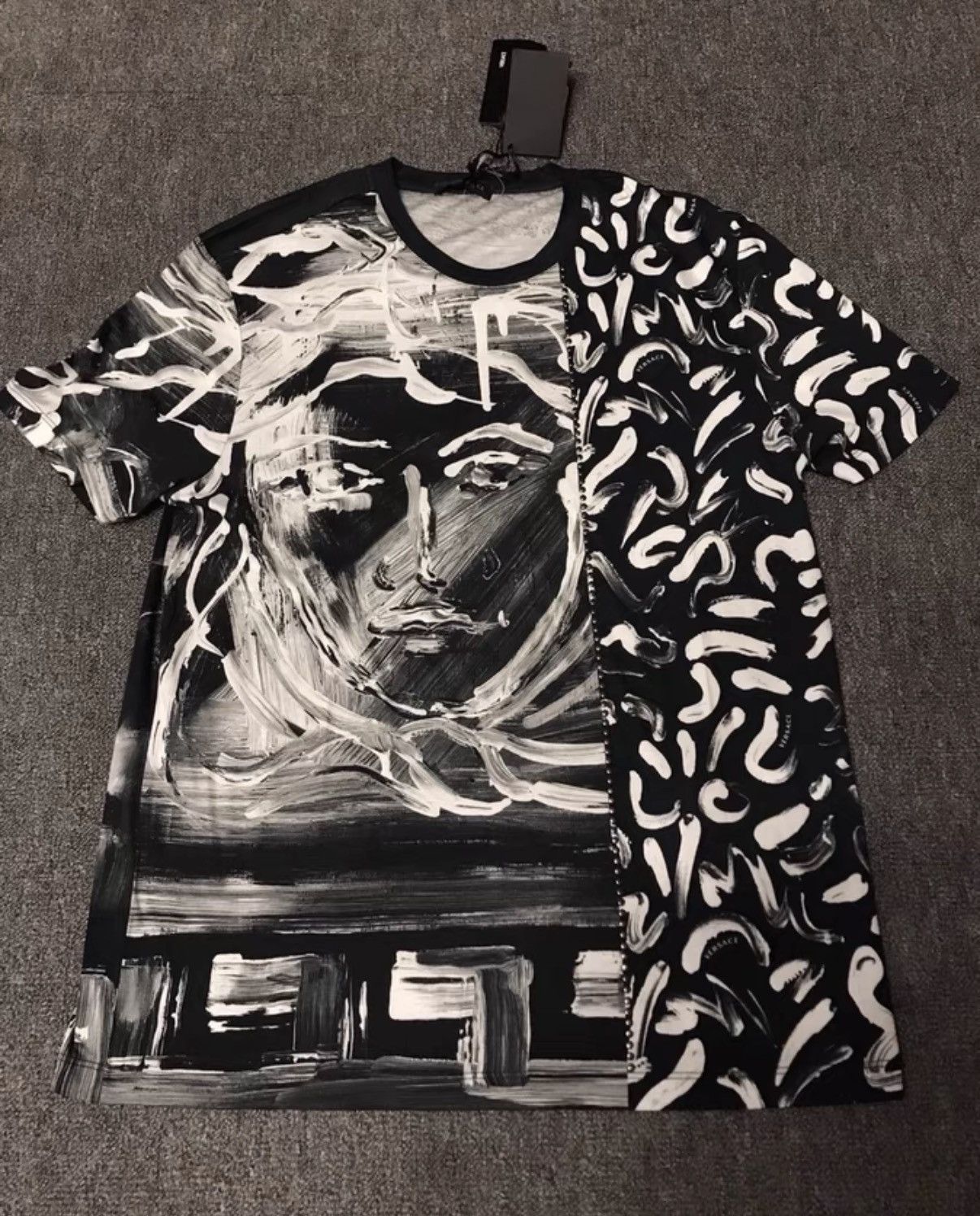 Versace Versace Short-Sleeve T-Shirt ~ Size US S / EU 44-46 / 1 - 3 Thumbnail