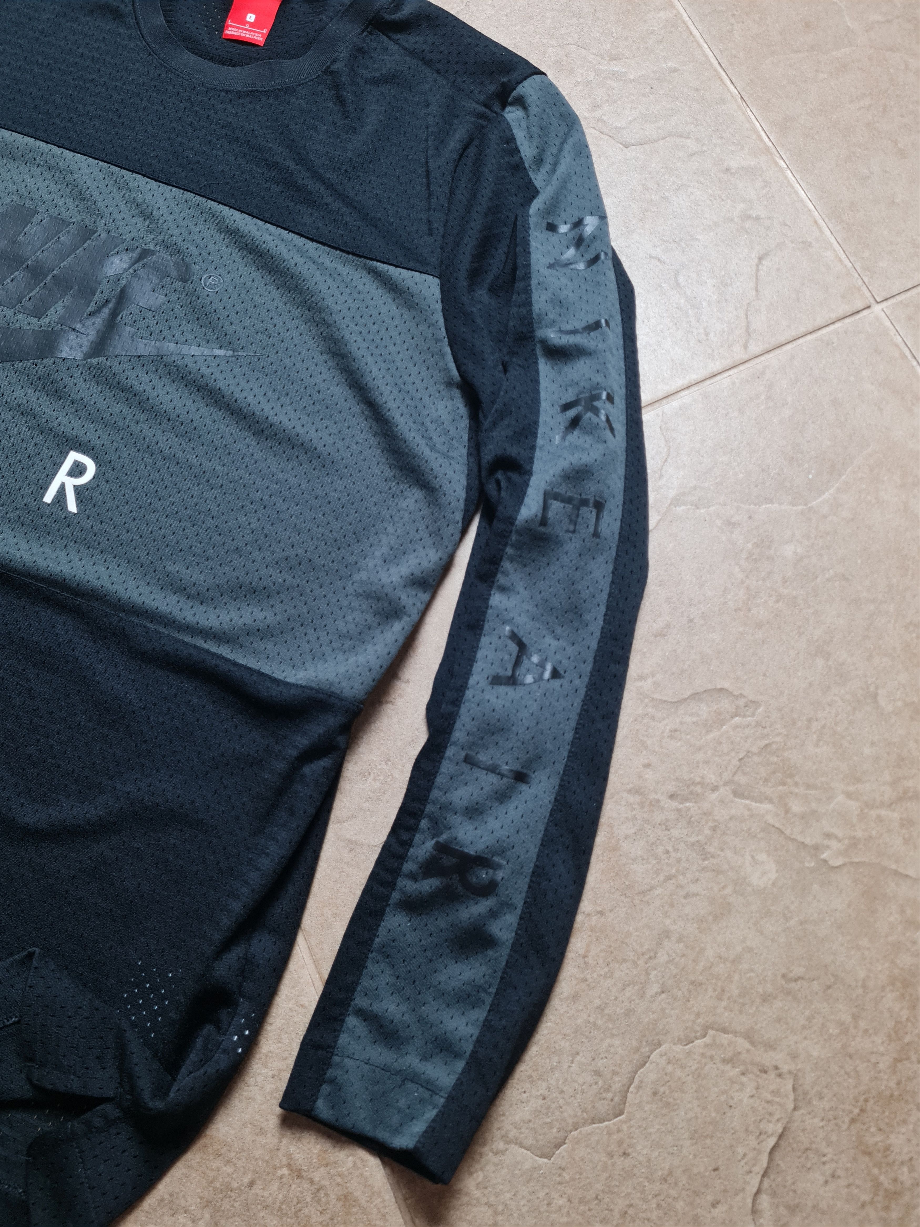 Nike Nike Air Long Sleeve Crew Mesh Shirt Max Black Grey T-shirt Size US L / EU 52-54 / 3 - 12 Thumbnail
