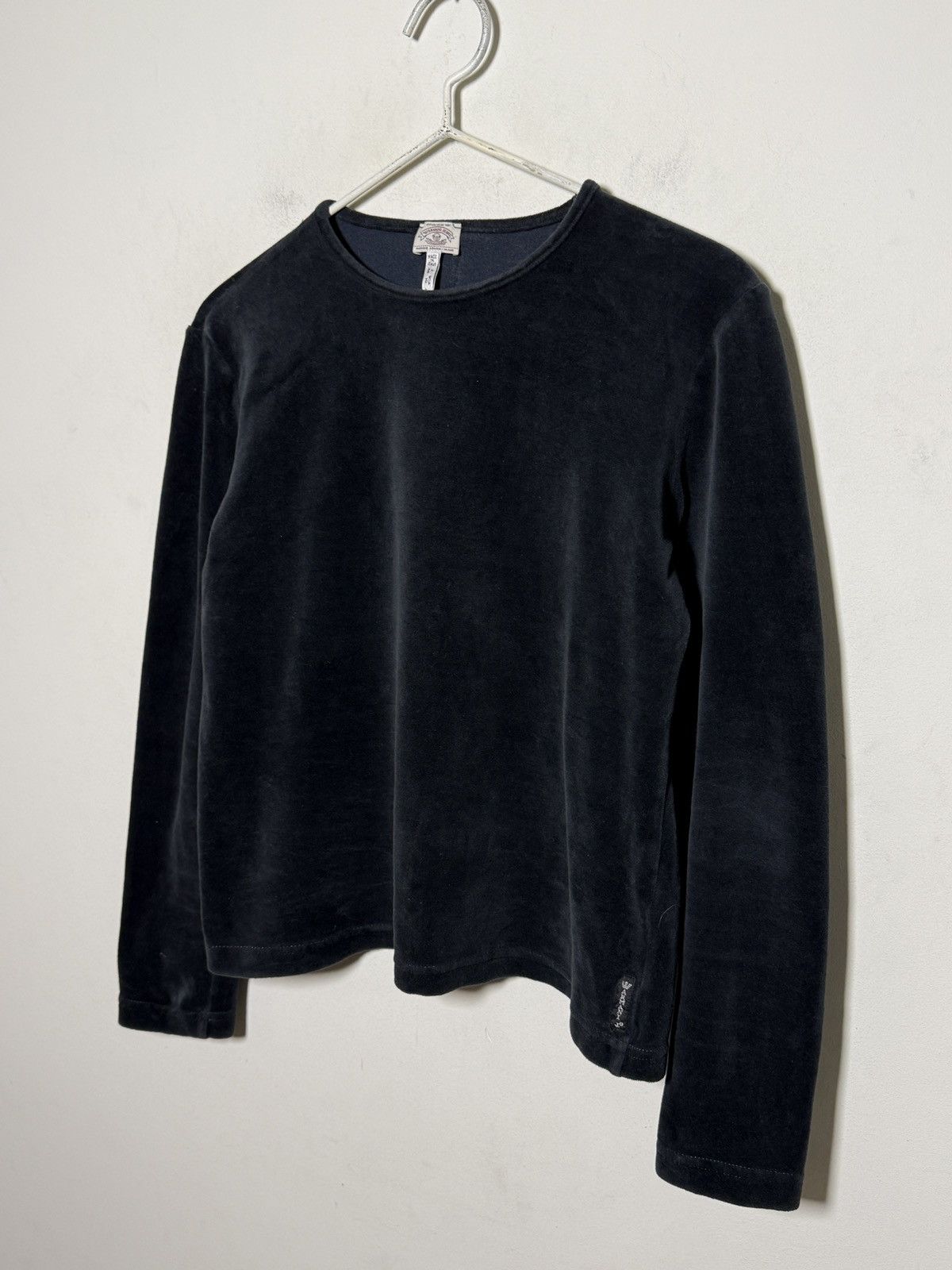 Giorgio Armani Armani Jeans black velour long sleeve y2k vintage Size US S / EU 44-46 / 1 - 1 Thumbnail