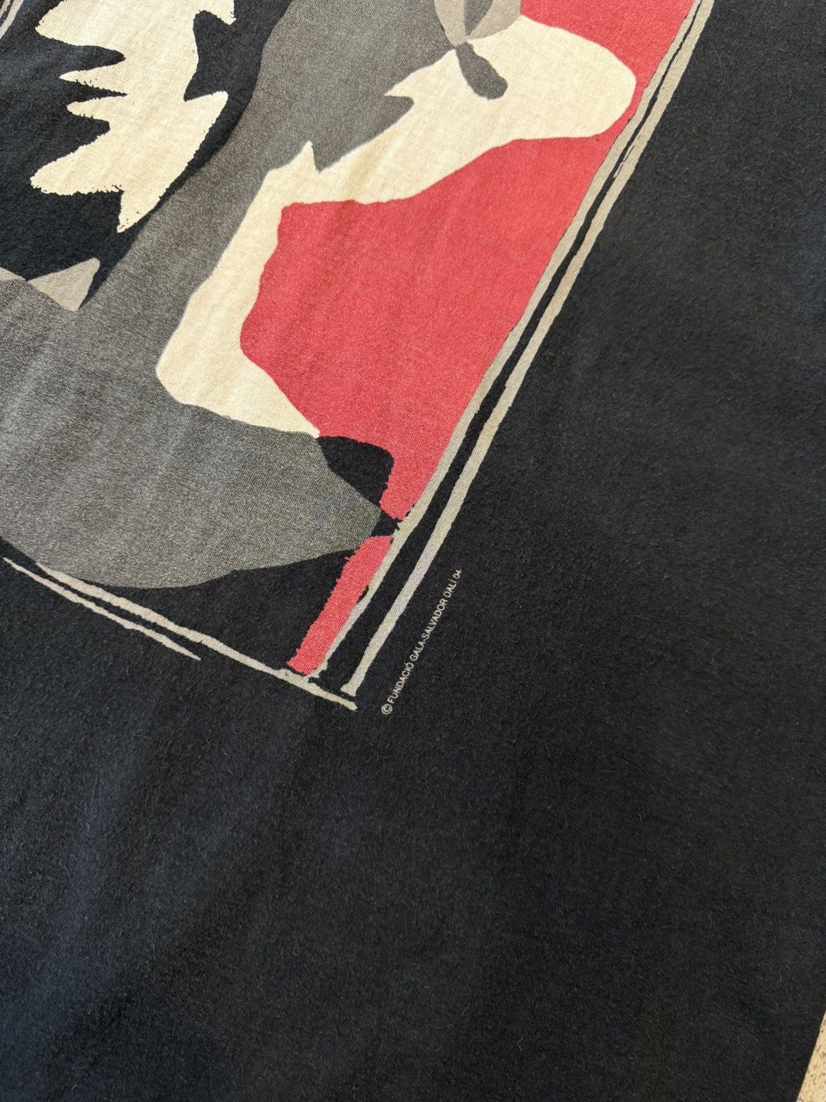 Vintage Vintage 2000s Salvador Dali Expression Face Museum Tshirt Size US XL / EU 56 / 4 - 6 Thumbnail