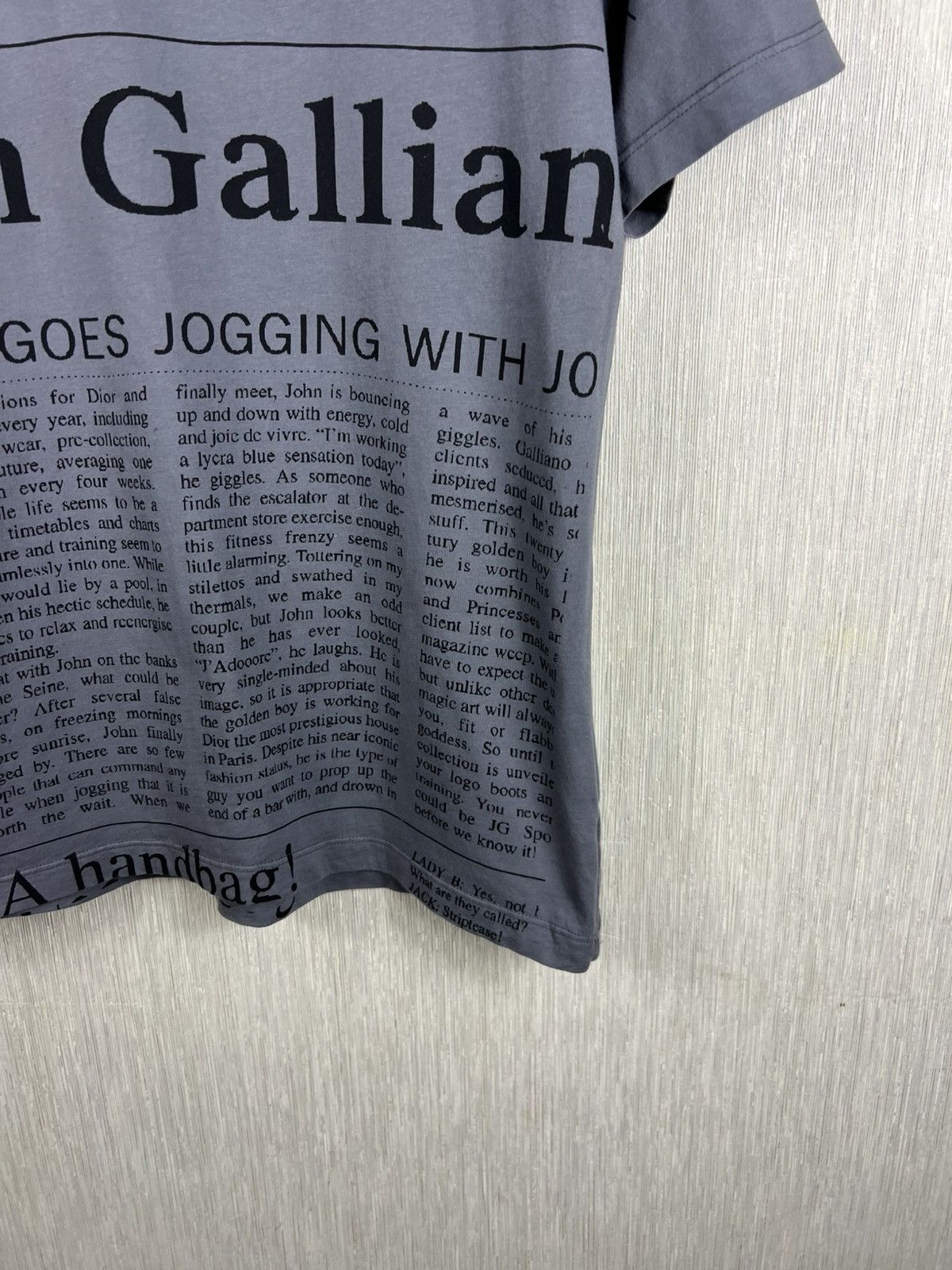 John Galliano John Galliano y2k newspaper gazette full print tee dior Size US XL / EU 56 / 4 - 5 Thumbnail