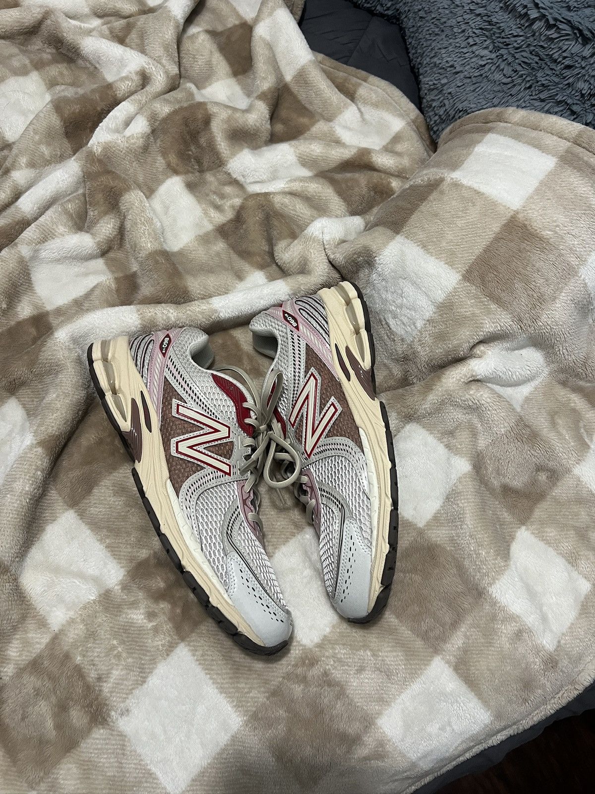 New Balance × size? New Balance 860 v2 Size? Bacon Size US 12 / EU 45 - 6 Thumbnail