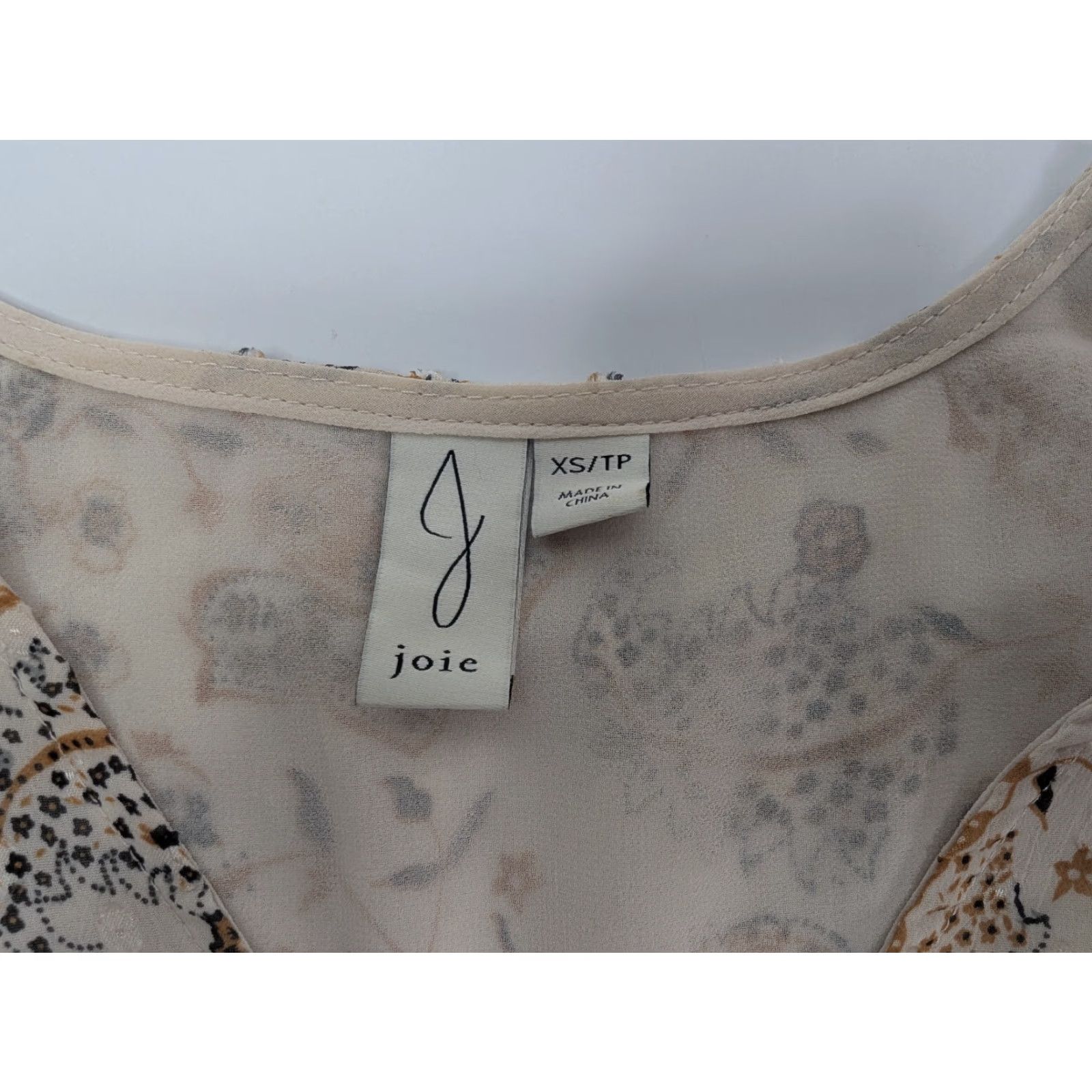Joie **Joie Ivory Lined Long Sleeve Tie Front V-Neck Flared Blouse XS** User: **Joie Ivory Lined Long Sleeve Tie Front Flared Blouse XS** Size XS / US 0-2 / IT 36-38 - 6 Thumbnail