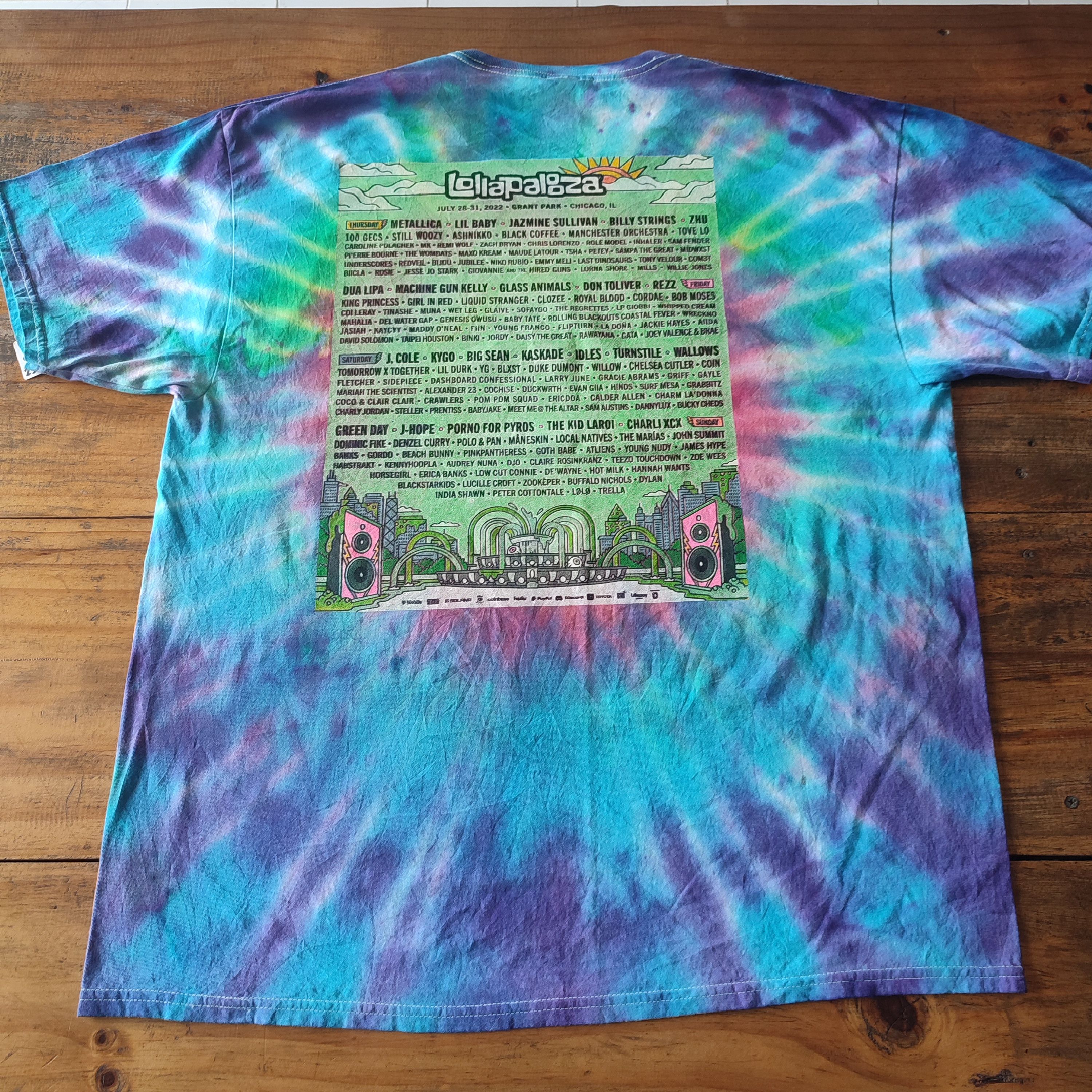 Band Tees 2022 LOLLAPALOOZA T SHIRT Size US XL / EU 56 / 4 - 4 Thumbnail