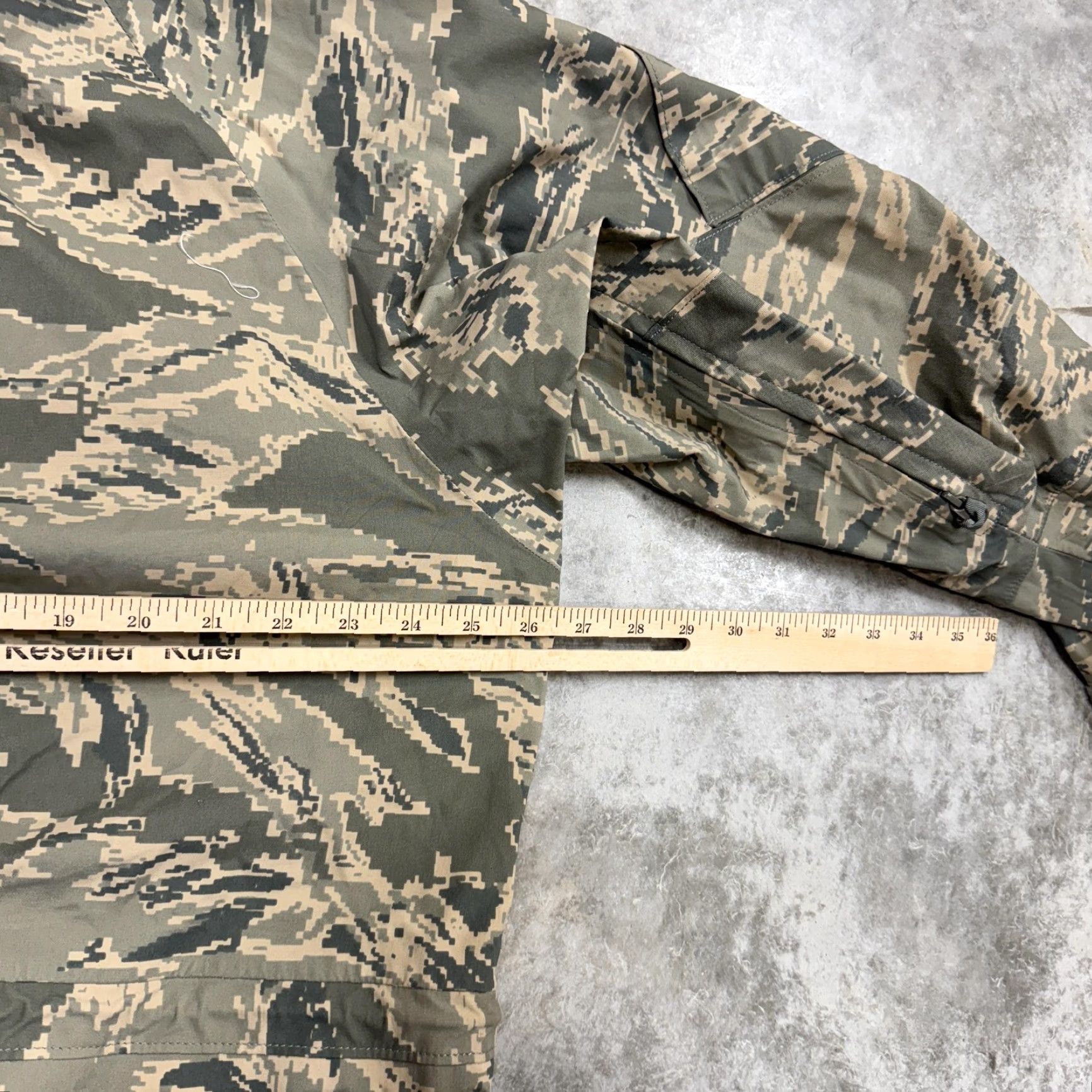 Vintage US Air Force APECS Parka Mens Large Regular Tiger Stripe Camouflage Hooded Jacket Size US L / EU 52-54 / 3 - 6 Thumbnail