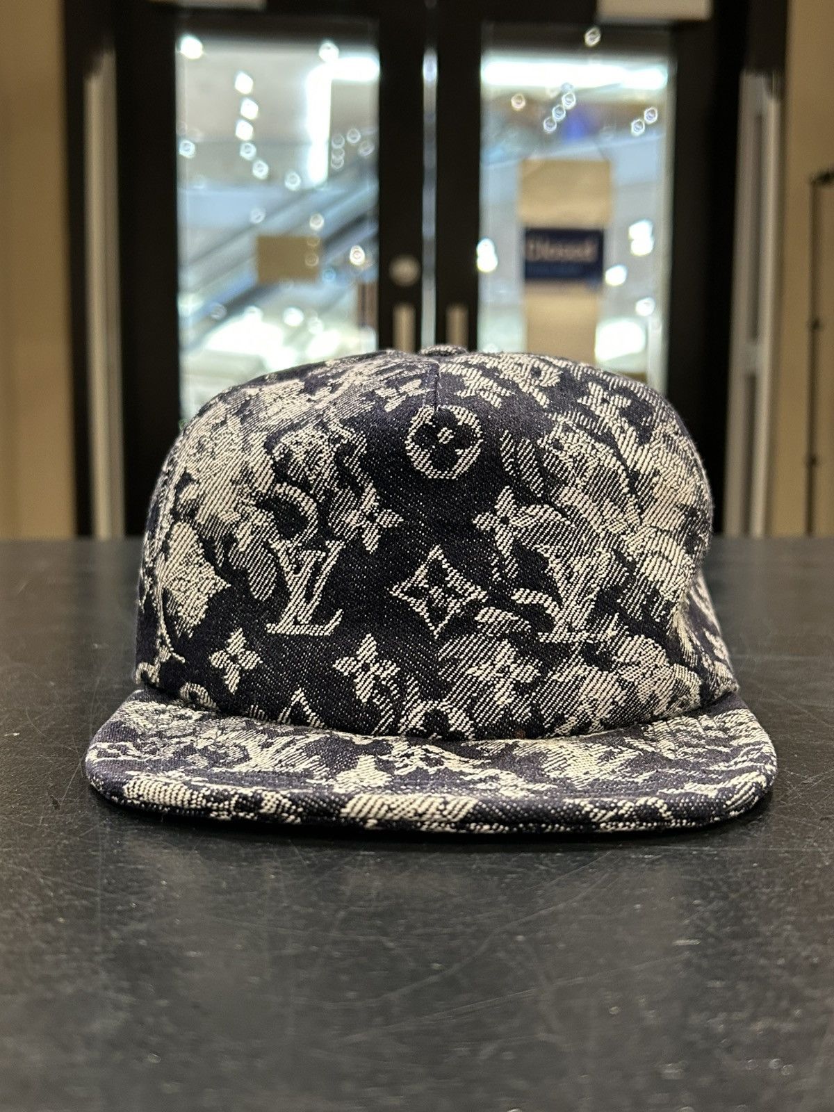 Louis Vuitton Tapestry Monogram Hat display picture 1
