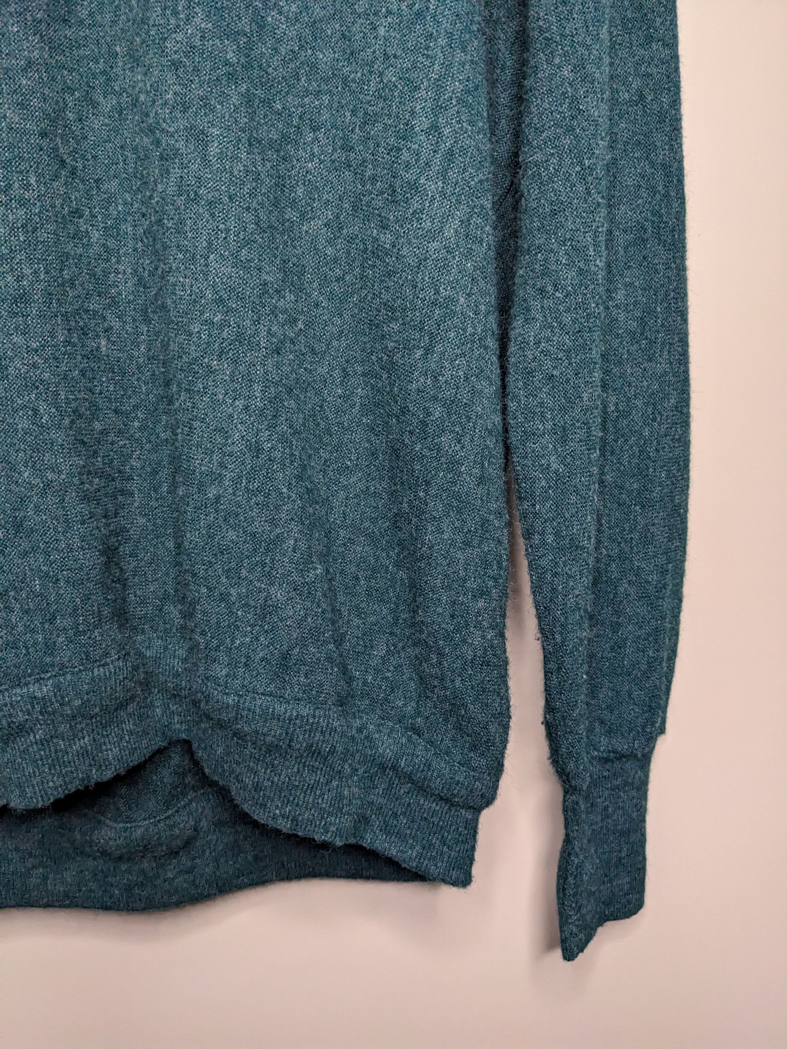 Lacoste VTG Izod Lacoste V Neck Orlon Sweater XL Made USA 1970-80s Size US XL / EU 56 / 4 - 3 Thumbnail