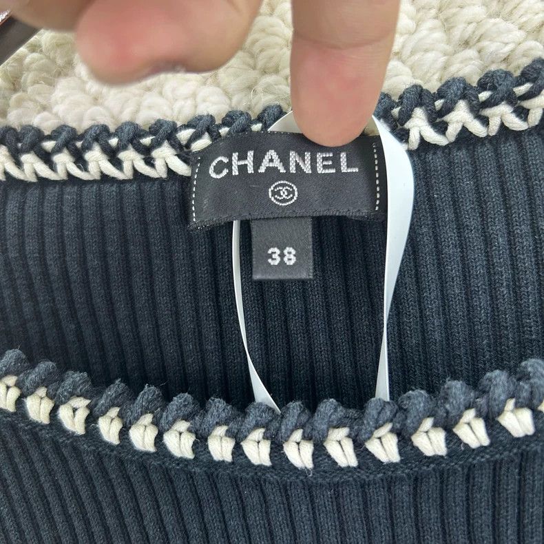 Chanel 22C black bottom knitwear sweater