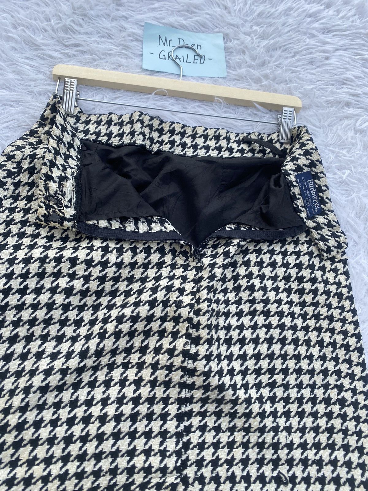 Burberry Rare Vintage Burberry Monogram Skirt Size 28" / US 6 / IT 42 - 9 Thumbnail