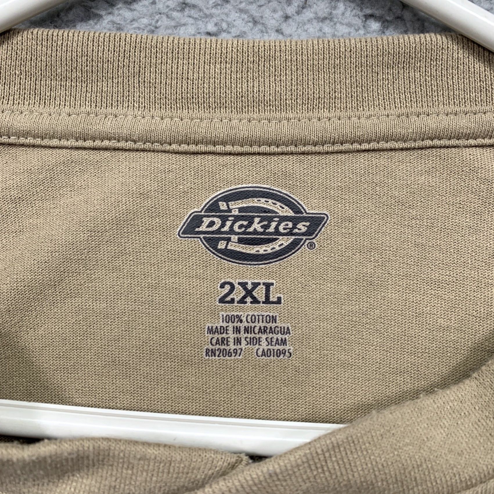 Dickies Dickies Polo Shirt Mens 2X Tan Pullover Crew Neck 3 Button Closure 1 Pocket LOGO Shirt Mens 2X Tan Dickies Polo With Logo Size US XXL / EU 58 / 5 - 7 Thumbnail