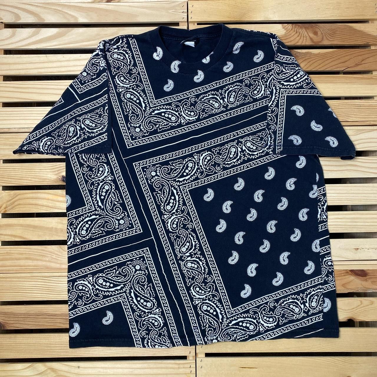 Other Vintage Hybrid Tees Black Paisley AOP Bandana Tee Size XL Size US XL / EU 56 / 4 - 2 Thumbnail