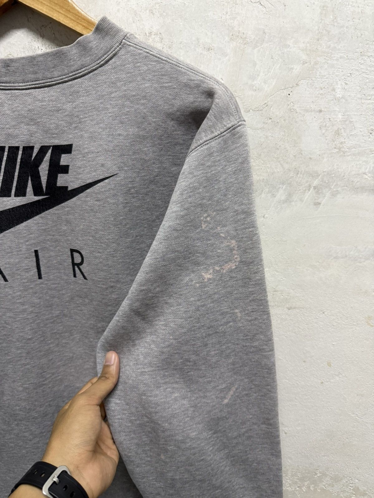 Nike 2000s Distressed Nike-Air is Not a Shoe Crewneck Size US L / EU 52-54 / 3 - 7 Thumbnail