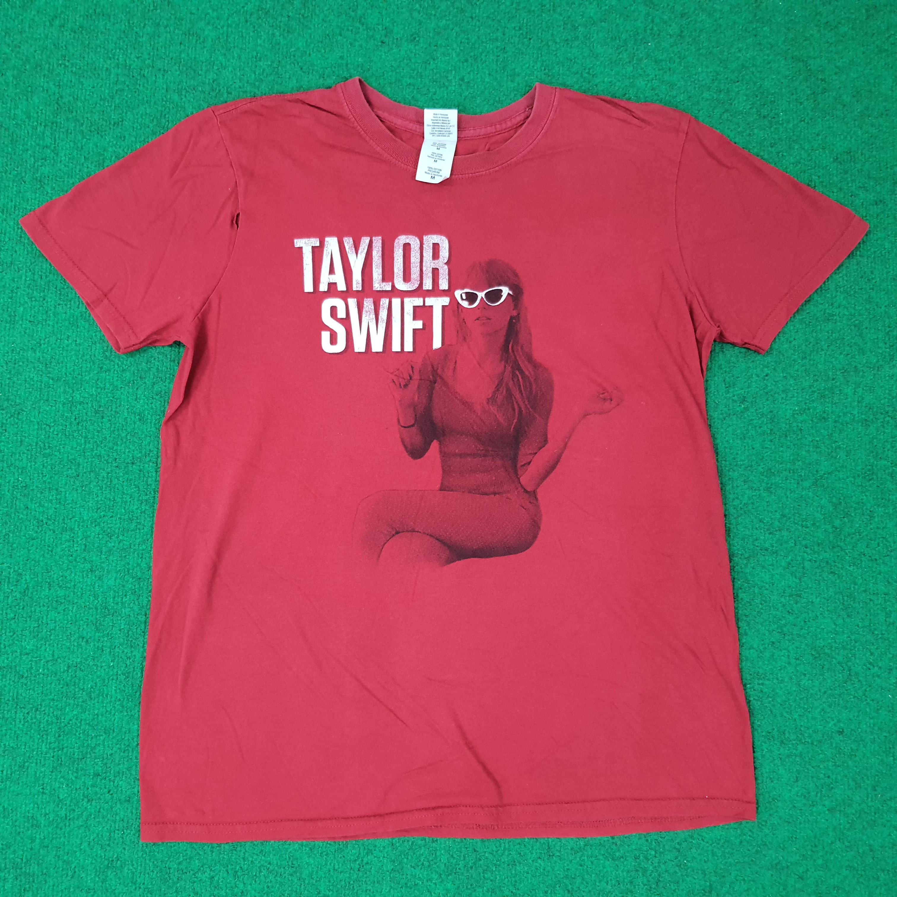 Band Tees Vintage Taylow Swift American Singer Tshirt C249N3 Size US M / EU 48-50 / 2 - 1 Thumbnail