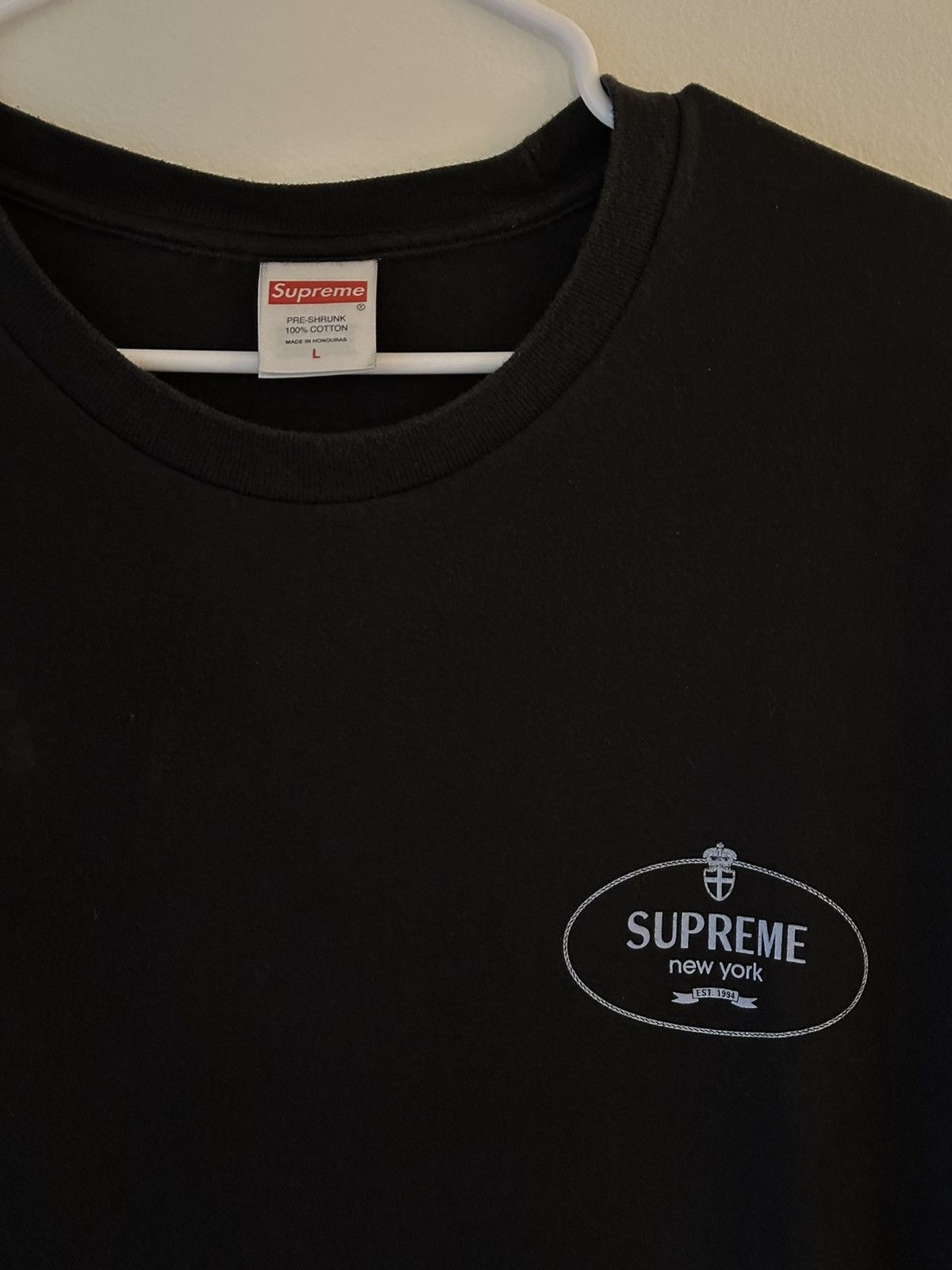 Supreme Supreme Crest Tee Size US L / EU 52-54 / 3 - 4 Thumbnail