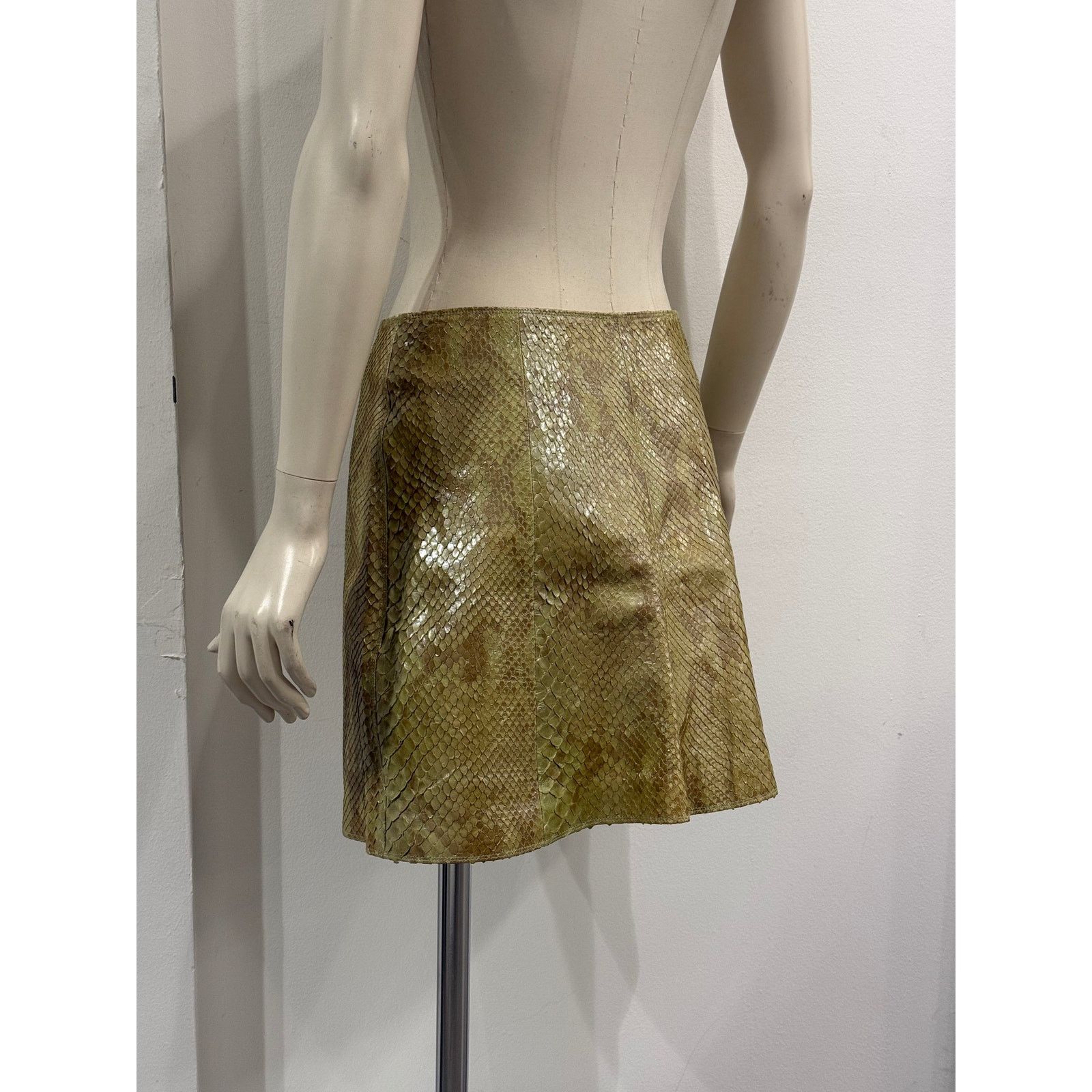 Versace 1990s Gianni Versace real Python mini skirt Size 30" / US 8 / IT 44 - 5 Thumbnail