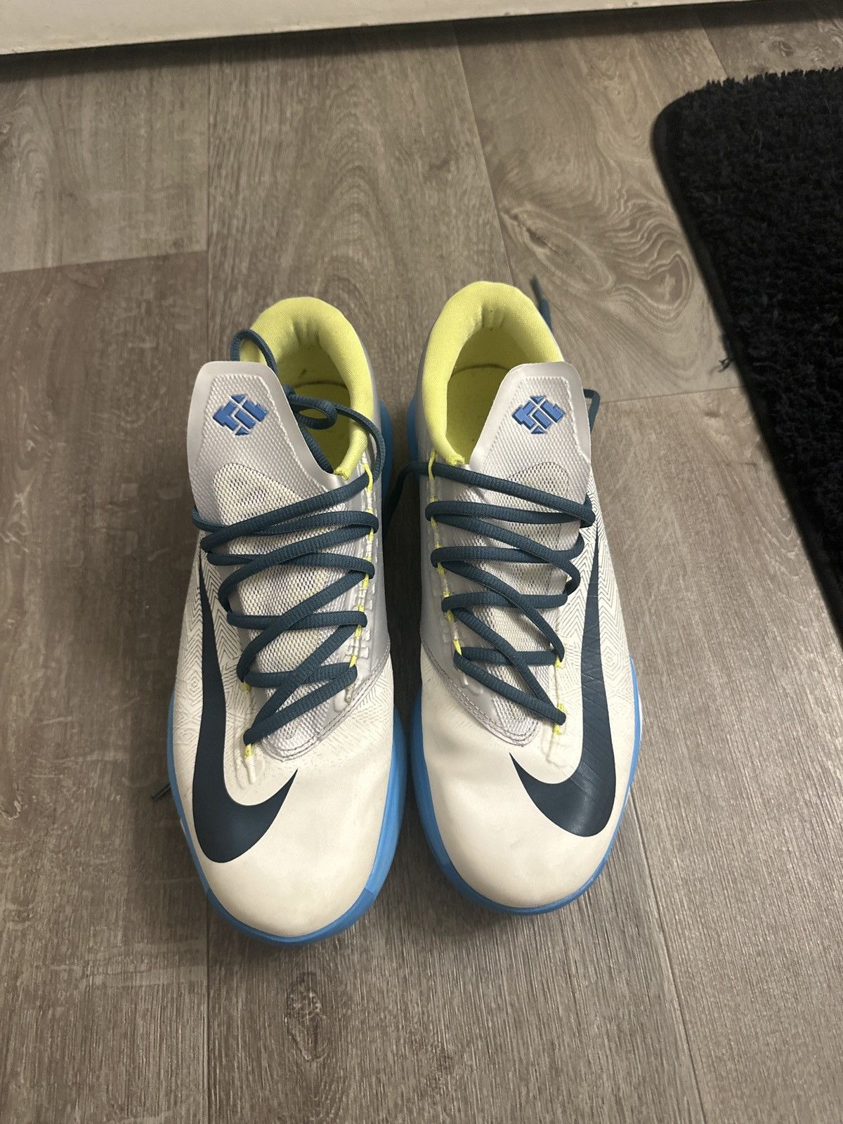 Nike KD 6 platinum Size US 9.5 / EU 42-43 - 3 Thumbnail