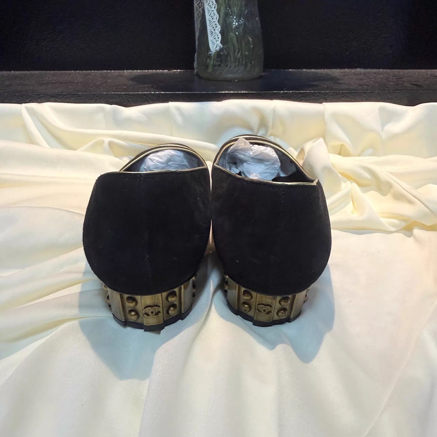 Chanel CHANEL Women's Black Gold CC Low Heel Pumps 37 95% Size US 6.5 / IT 36.5 - 3 Thumbnail
