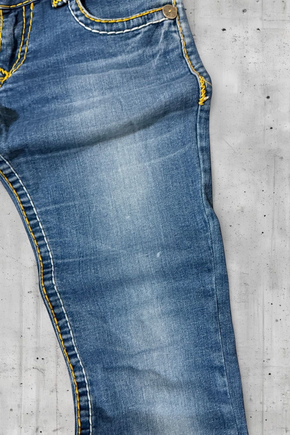 True Religion True Religion Julie Disco Flared Low Rise Jeans USA 27 Y2K Size US 27 - 8 Thumbnail