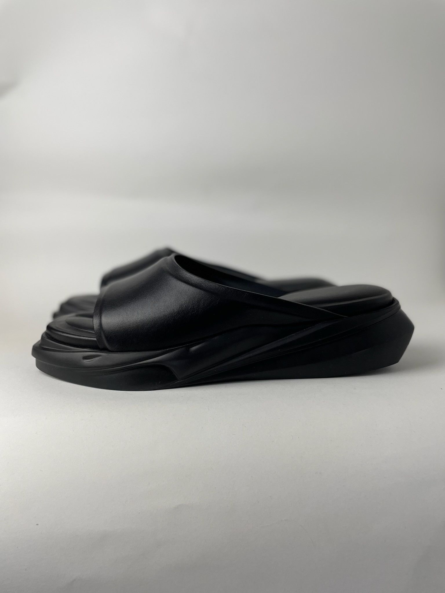 1017 ALYX 9SM BNWT black mono slides | Grailed