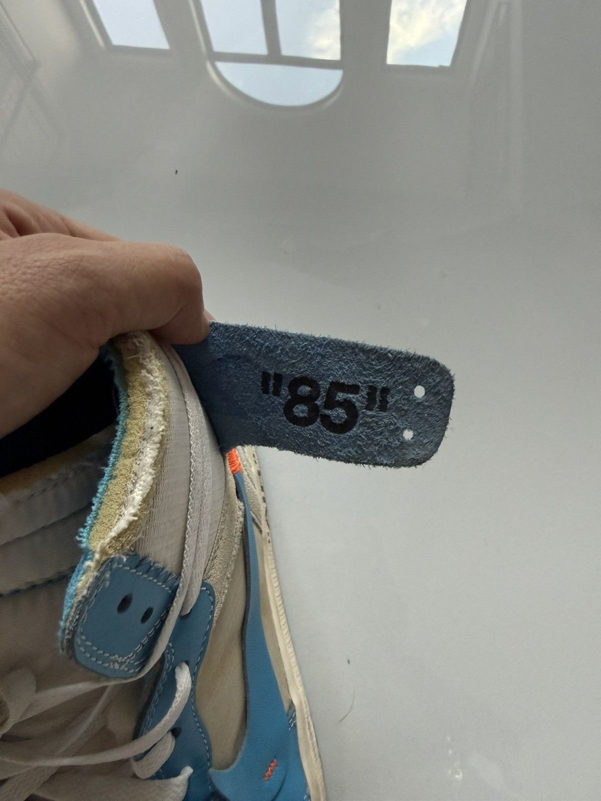 Jordan Brand × Off-White UNC Off White Jordan 1 Size US 10.5 / EU 43-44 - 6 Thumbnail