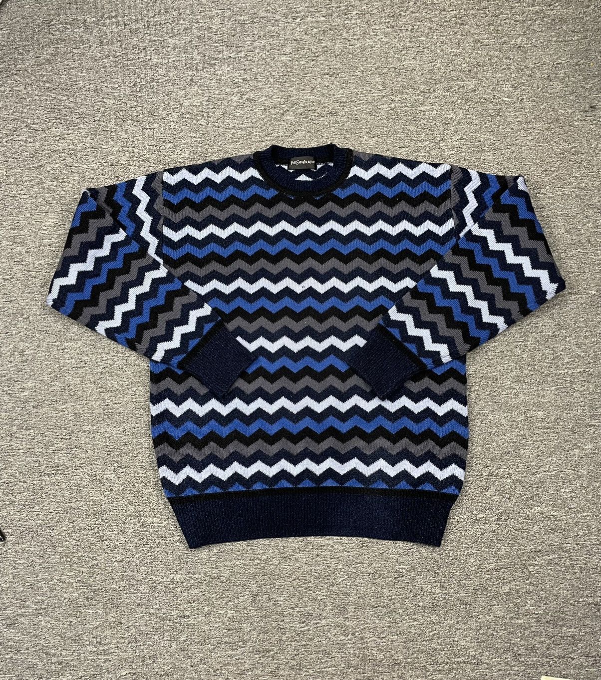 Yves Saint Laurent Vintage Yves Saint Lauren Sweater Knit Zigzag Pattern Size US L / EU 52-54 / 3 - 2 Thumbnail