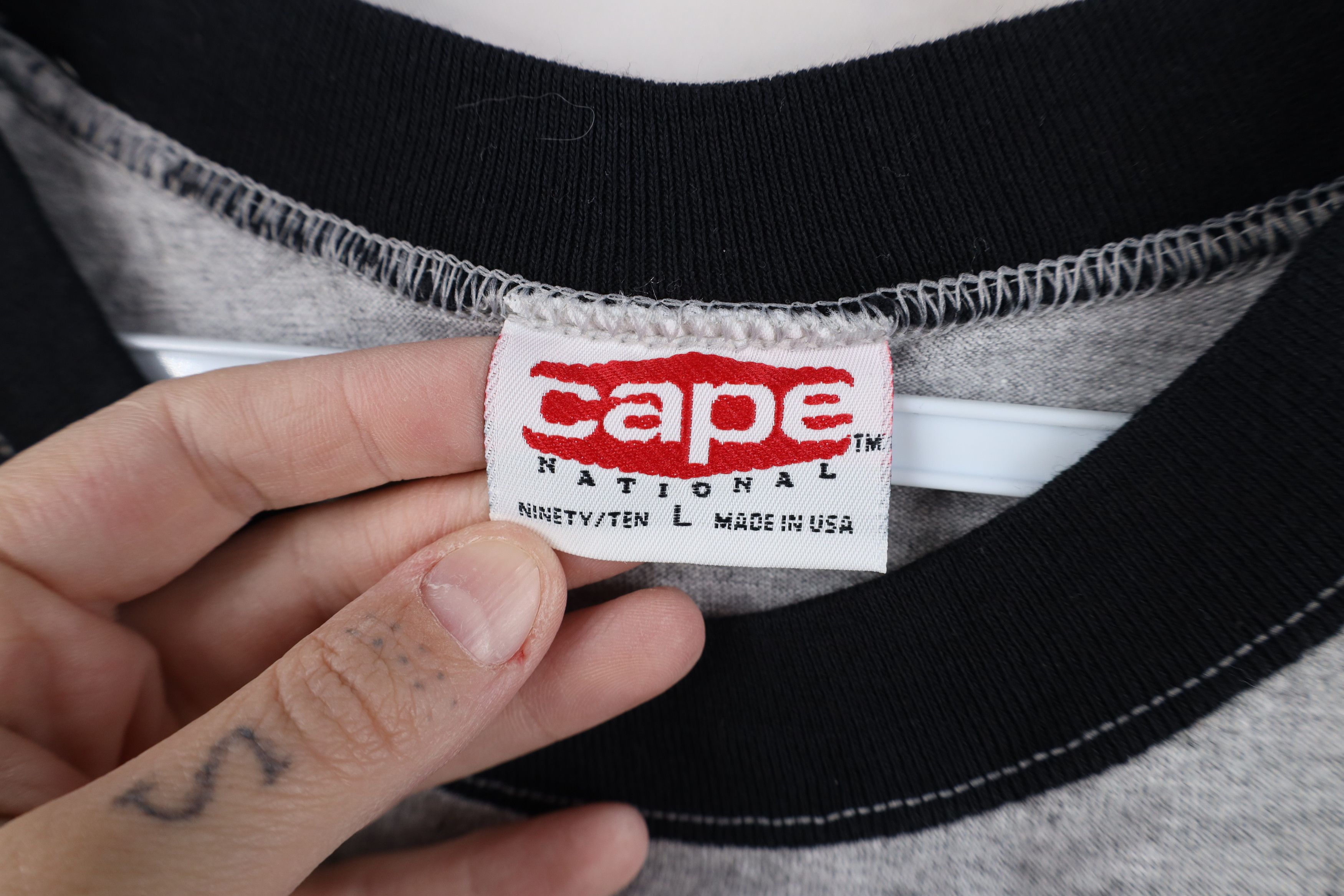 Vintage Vintage 90s Cape National Skateboards Raglan T-Shirt USA Size US L / EU 52-54 / 3 - 7 Thumbnail