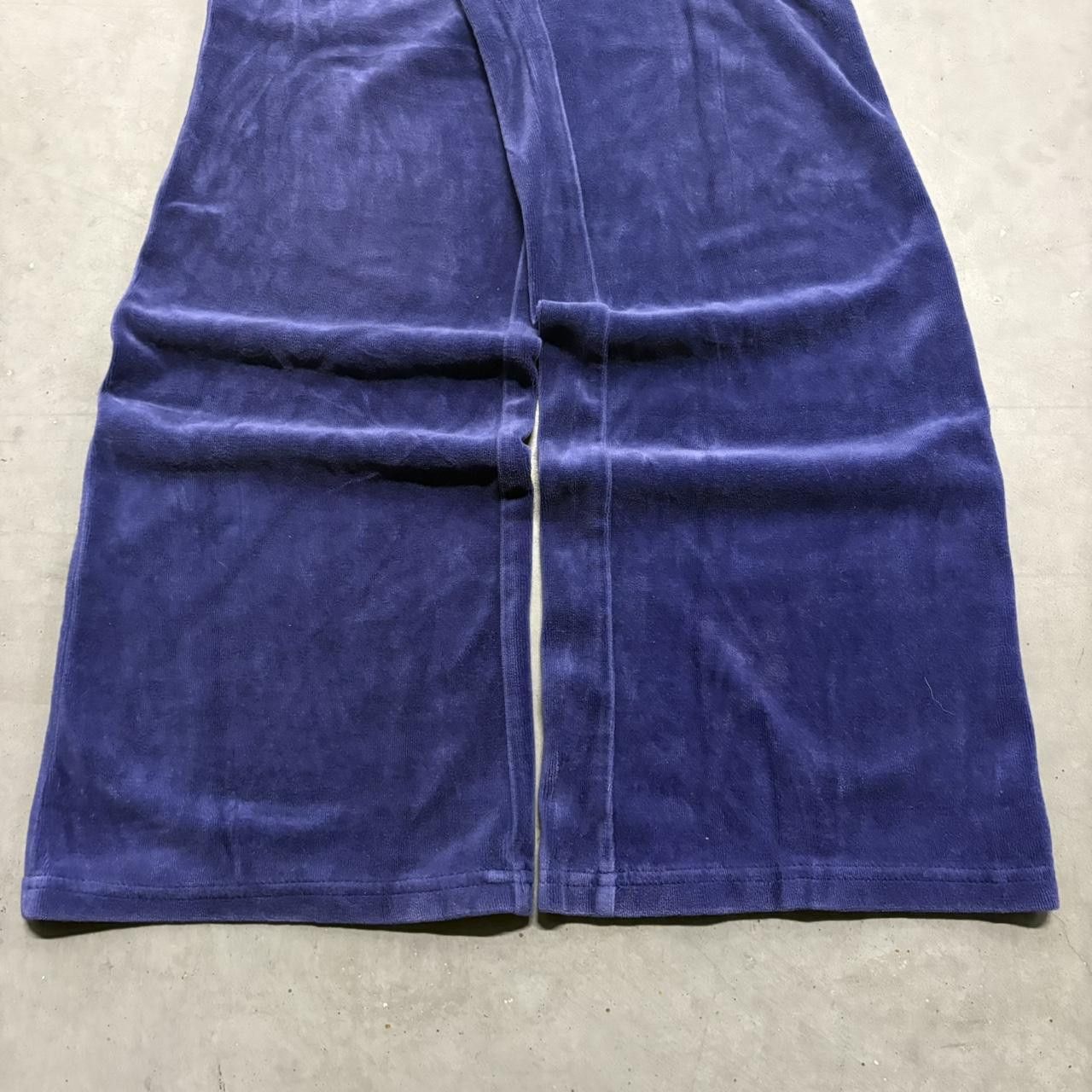 Vintage Crazy Vintage Y2K/2000s Baggy Juicy Couture Blueish Purple Velvet Sweatpants! Size US 28 / EU 44 - 3 Thumbnail