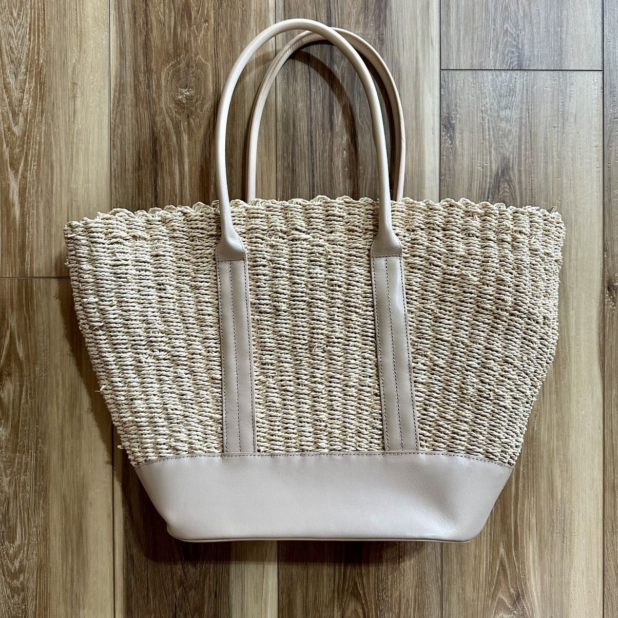 Vineyard Vines Vineyard Vines Leather Detailed Woven Straw Tote Bag Size ONE SIZE - 1 Thumbnail
