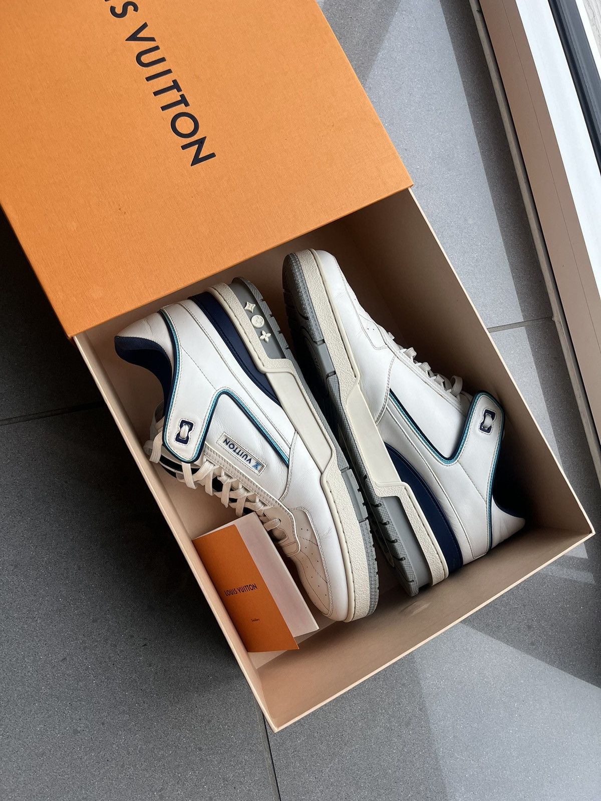 Louis Vuitton × Virgil Abloh Louis Vuitton Virgil abloh sneakers rare colour way Size US 9.5 / EU 42-43 - 5 Thumbnail