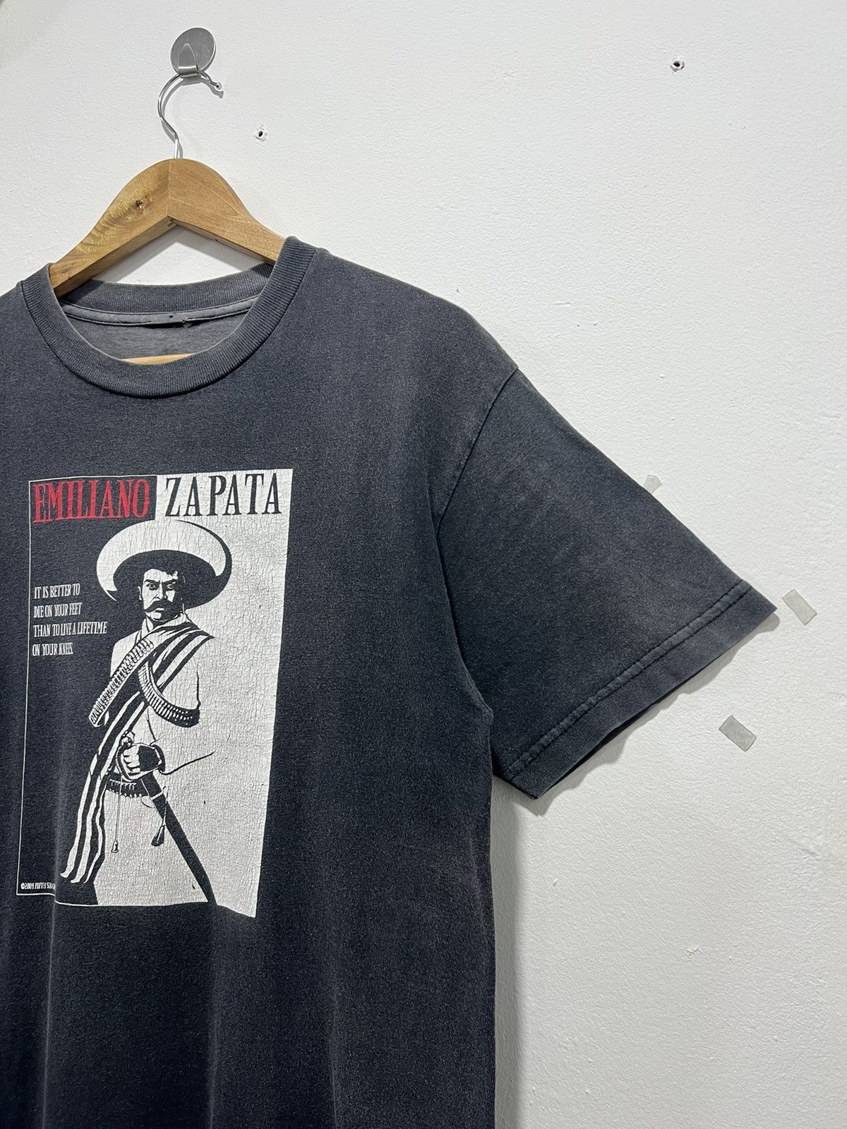Vintage Vintage Emiliano Zapata Wording Potrait Tshirt Size US M / EU 48-50 / 2 - 4 Thumbnail