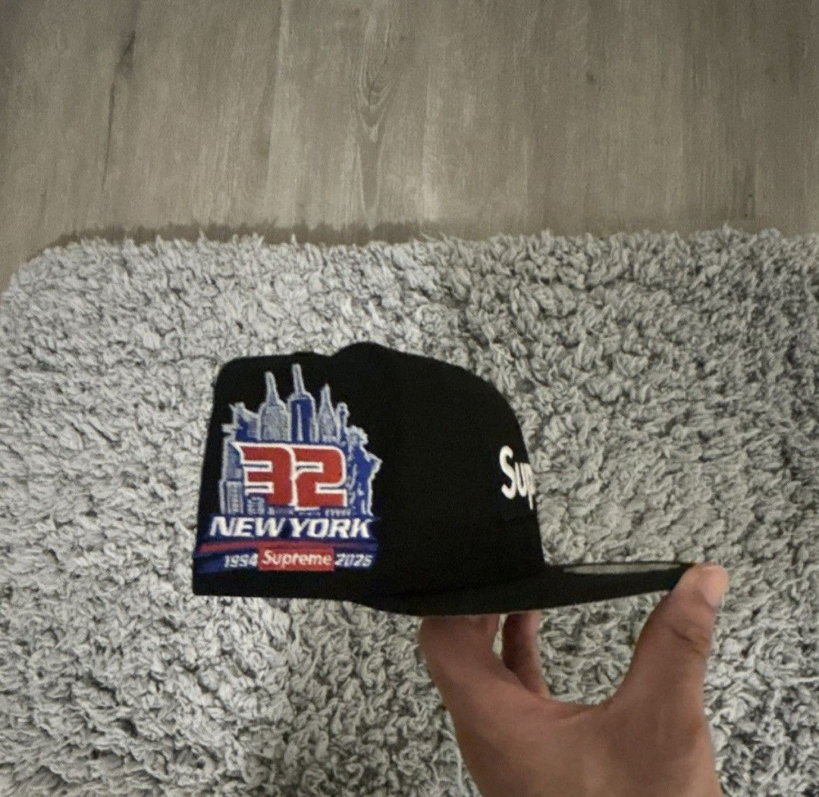 Supreme Supreme Shop Box Logo New Era NewYork 59Fifty Fitted Hat Size ONE SIZE - 3 Thumbnail