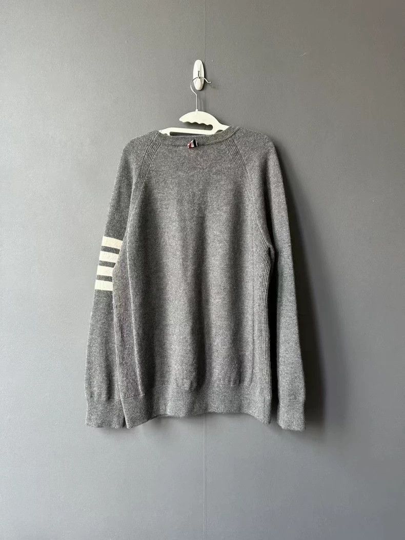Thom Browne Thom Browne size4 Gray cashmere sweater Size US XL / EU 56 / 4 - 2 Thumbnail