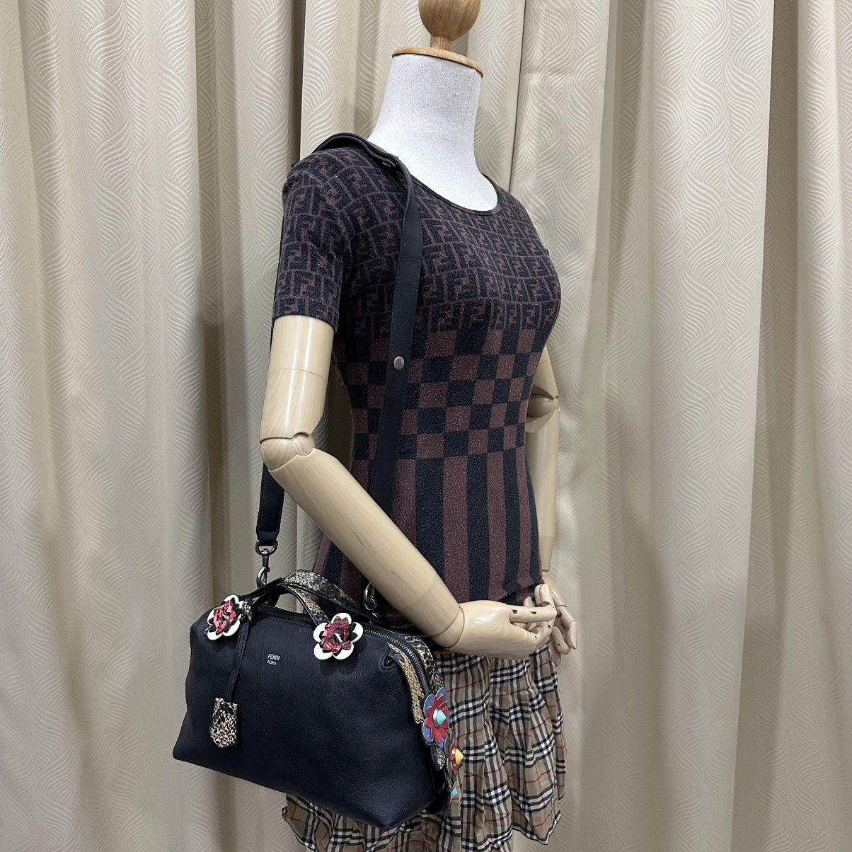 Fendi FENDI ROMA BLACK LEATHER AND PHYTON SMALL BY THE WAY SATCHEL Size ONE SIZE - 15 Thumbnail