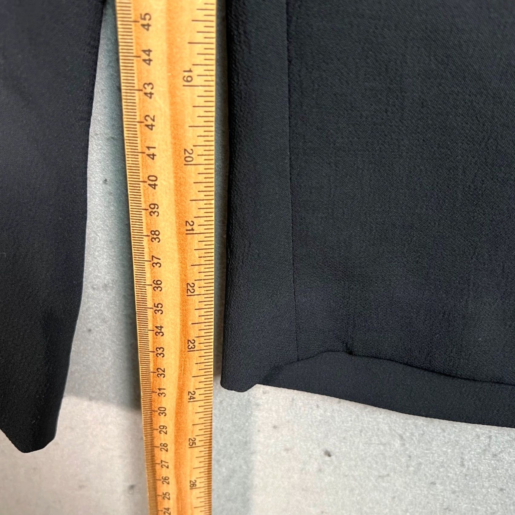 Vintage Wilfred Womens Pants Black Tapered High-Waist 12 Adult Inseam 24 Pockets Dress Style Mens? Womens Size 34" / US 12 / IT 48 - 7 Thumbnail