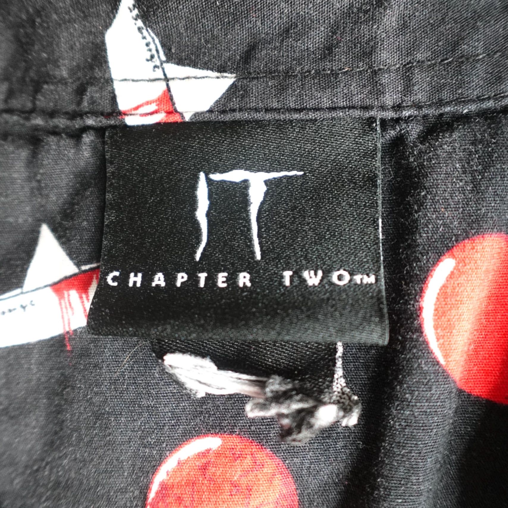 Vintage IT Shirt Black Small Short Sleeve Button-Up Collared Cotton Graphic Print Sailboat Balloon Pennywise Size US S / EU 44-46 / 1 - 2 Thumbnail