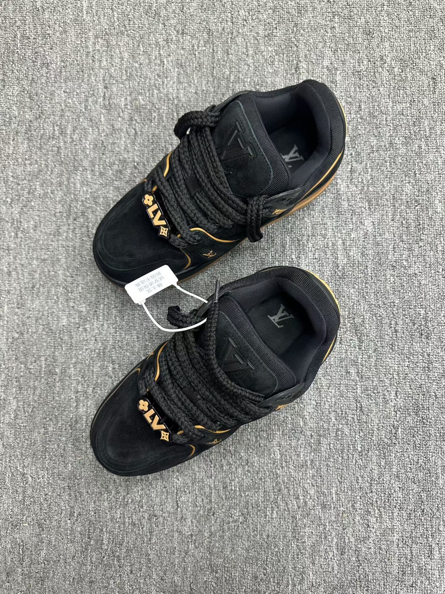 Louis Vuitton Louis Vuitton Training Black Lowtop Sneakers 8 Men Size US 8 / EU 41 - 1 Thumbnail