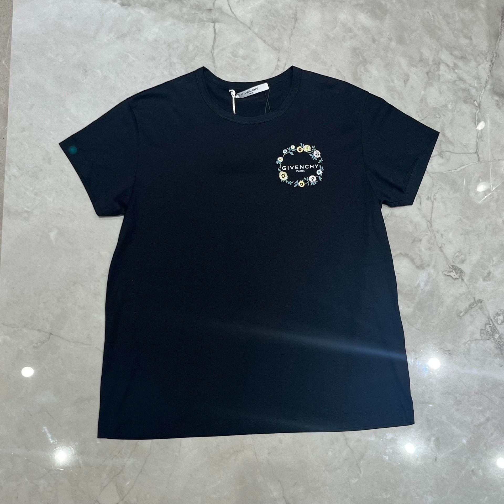 Givenchy Givenchy Black Floral Embroidery Short Sleeve T-shirt Size US L / EU 52-54 / 3 - 1 Thumbnail