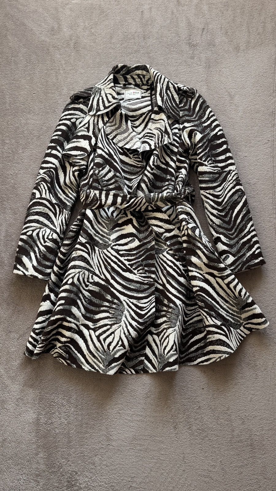 Lanvin Vintage Lanvin HM Animal Zebra Trench Coat Jacket wool light Size M / US 6-8 / IT 42-44 - 1 Thumbnail