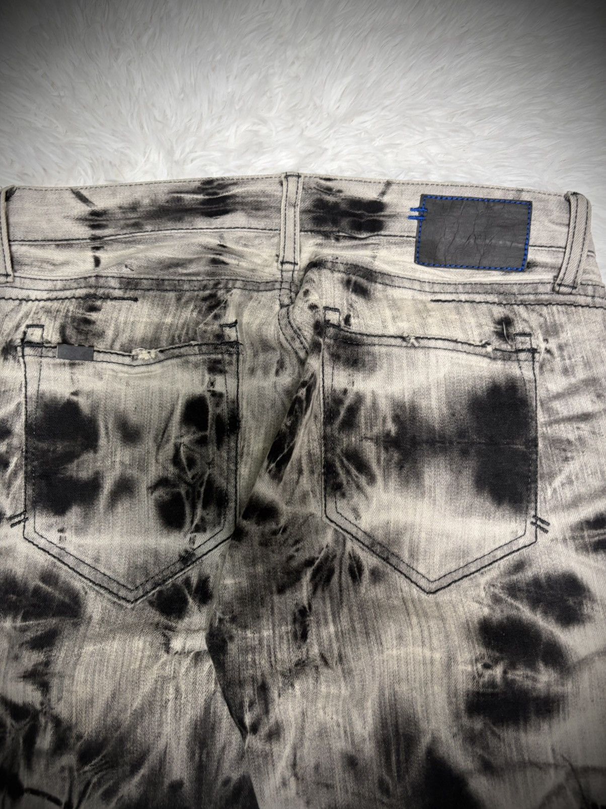 CIVARIZE Rare Civarize barbwire tiedye abstract jeans Size US 29 - 7 Thumbnail
