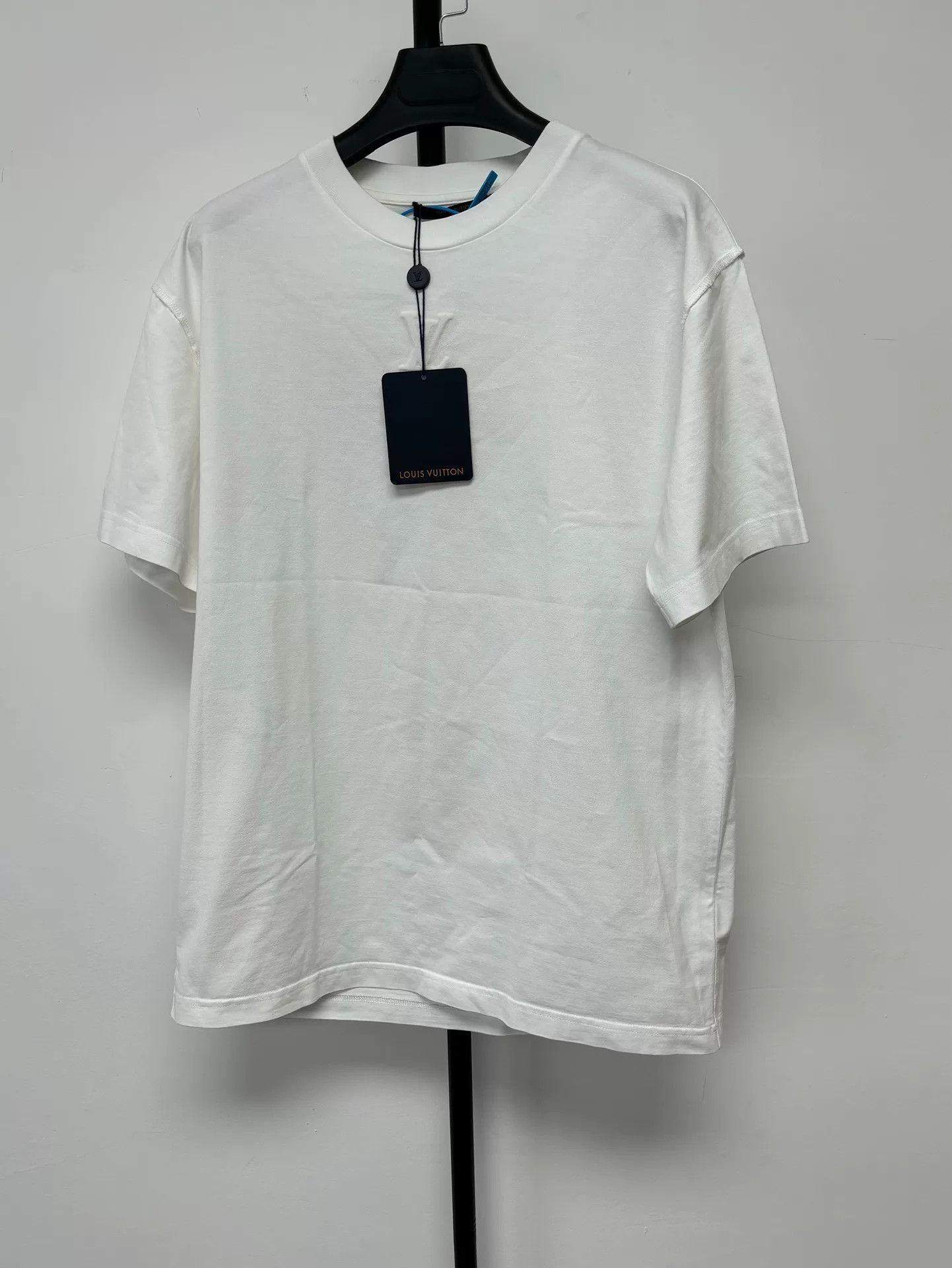 Louis Vuitton Louis Vuitton Embossed Logo Short-Sleeve Size US M / EU 48-50 / 2 - 1 Thumbnail